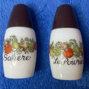 VINTAGE CorningWare SPICE OF LIFE (Centura)  Salt & Pepper Shakers
